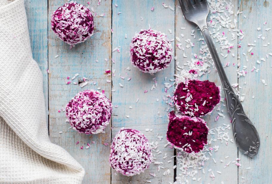Süße Rote-Bete-Energy Balls mit Kokos