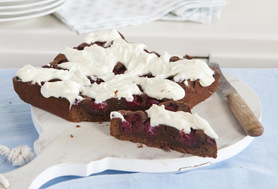 Schoko-Kirsch-Kuchen mit Frischkäsetopping für den Thermomix®