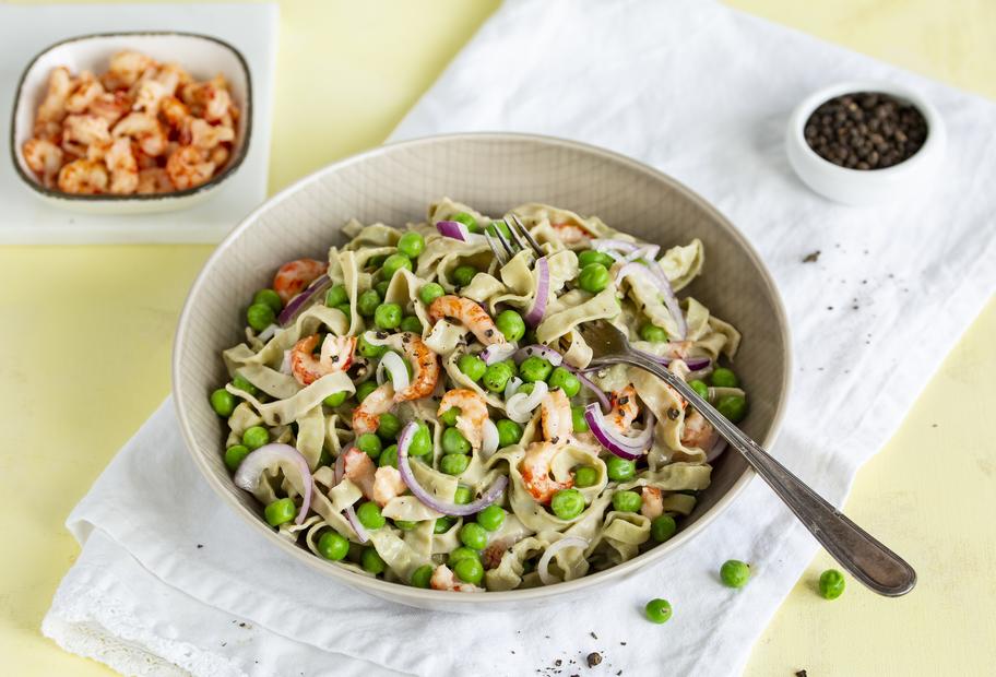 Edamame-Pasta mit Erbsen und Flusskrebsen