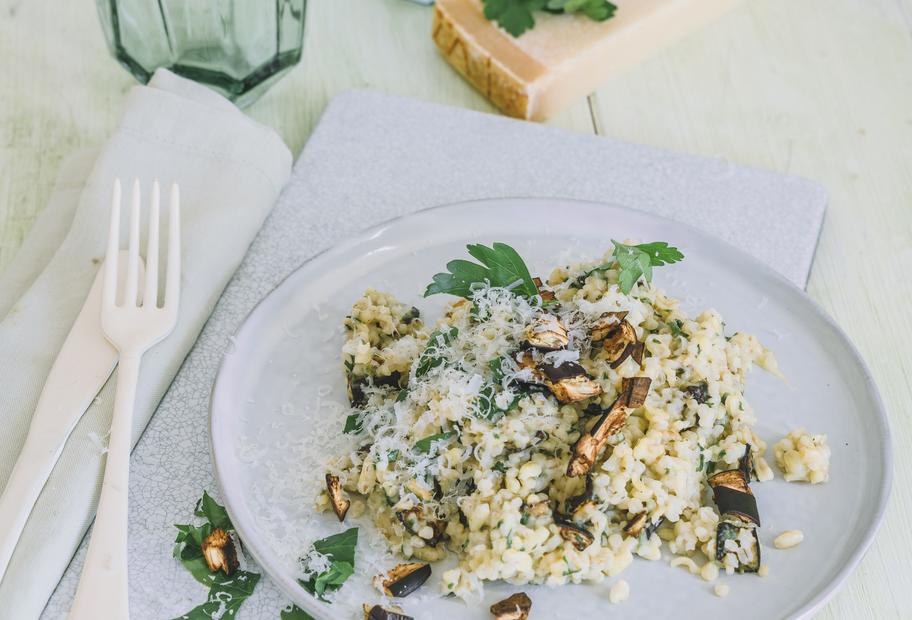 Graupenrisotto mit Auberginen