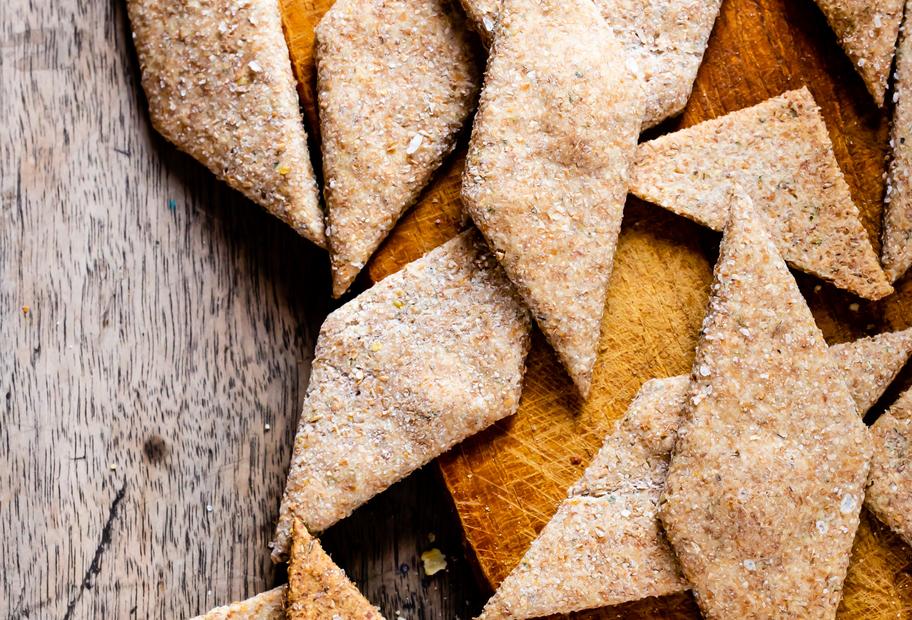 Kräcker mit Gewürzsalz