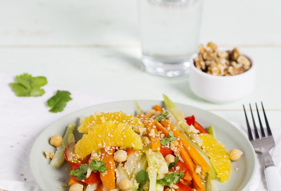 Lauwarmer Detox-Salat mit Orangen