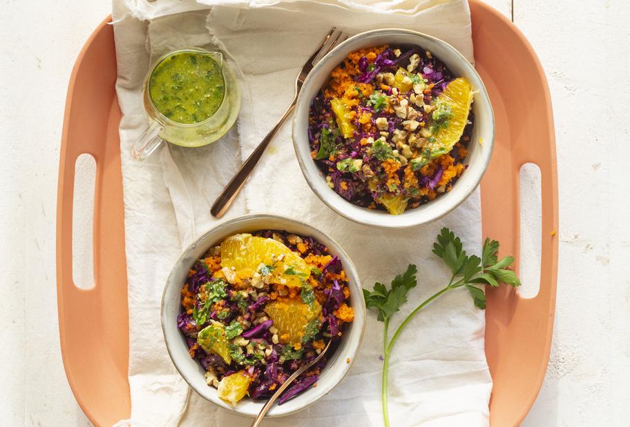 Basischer Rotkohl-Orangen-Salat mit Walnüssen