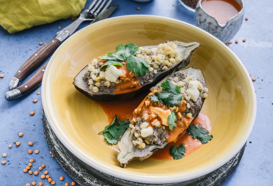 Gefüllte Auberginen mit roten Linsen und Lammhack