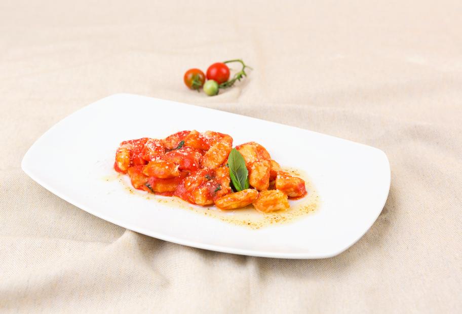 Kartoffelgnocchi mit Tomatensoße