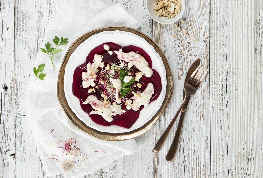 Rote-Bete-Salat mit Cashew-Dressing