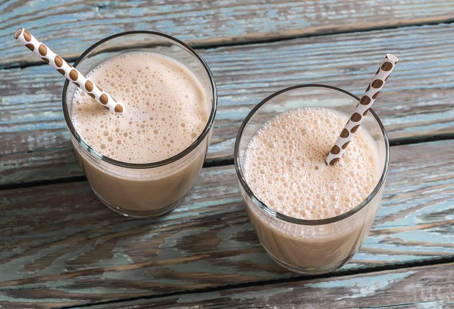 Veganer Schoko-Shake mit Mandelmilch