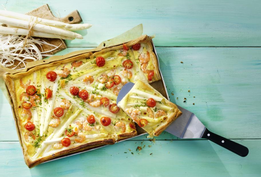 Knusprige Spargel-Pizza mit Garnelen