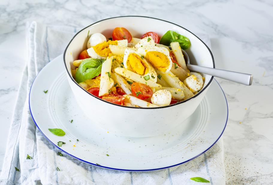 Low-Carb-Spargelsalat Tomate-Mozzarella