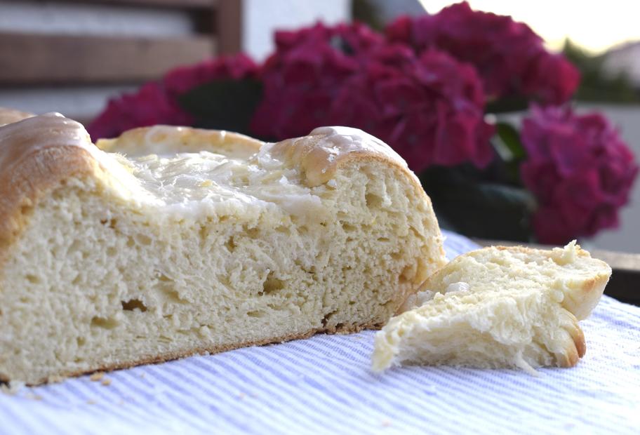 Hefezopf mit saurer Sahne