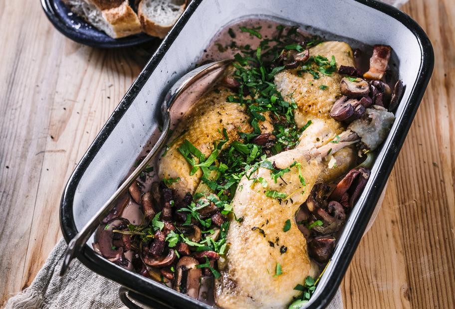 Göttliches Coq au Vin mit Baguette
