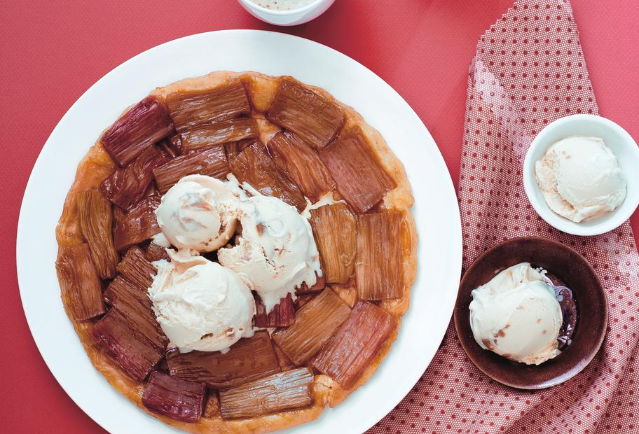 Gestürzte Rhabarbertarte