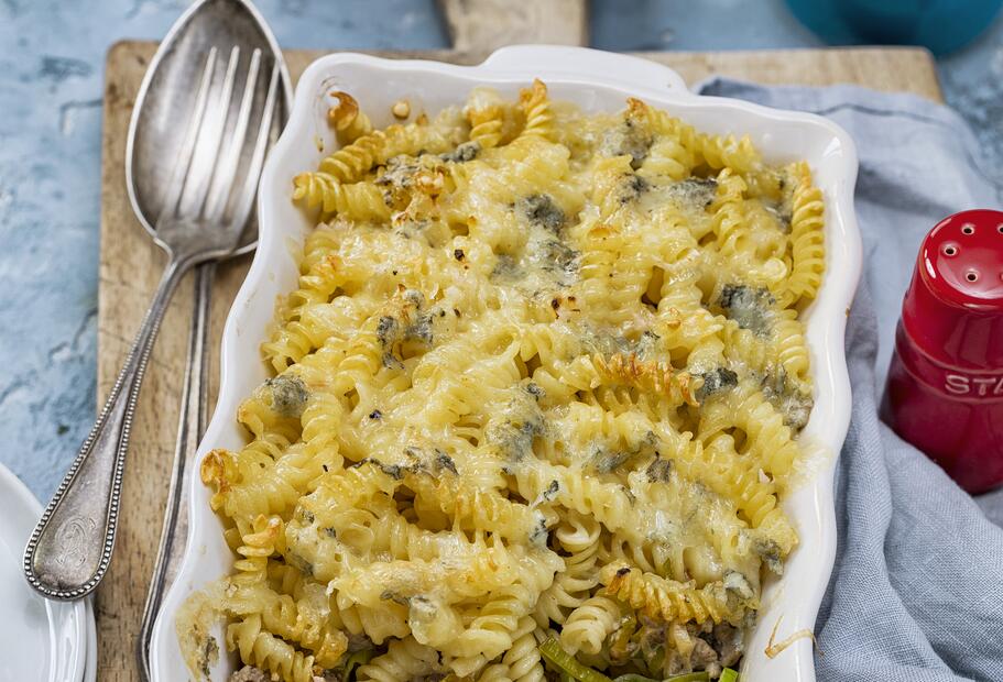 Nudel-Hack-Auflauf mit Porree und dreierlei Käse