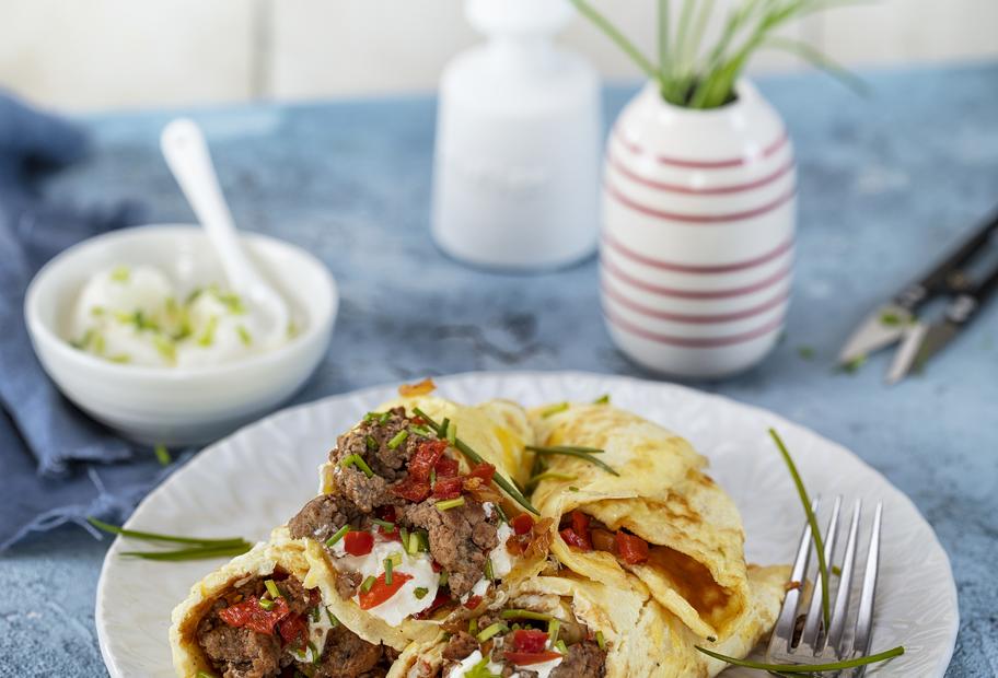 Omeletts mit Hackfleisch-Paprika-Füllung
