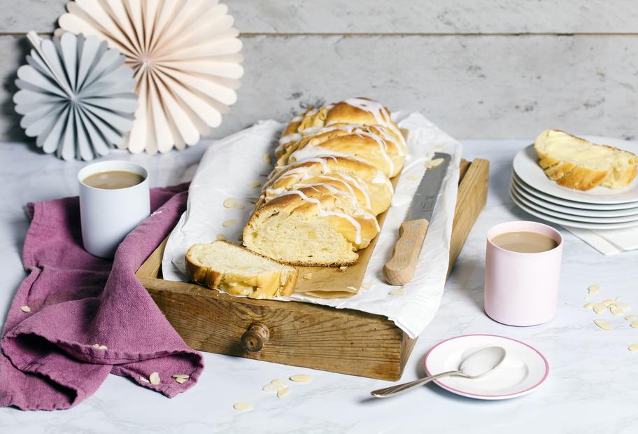 Duftender Zauberzopf mit Marzipan