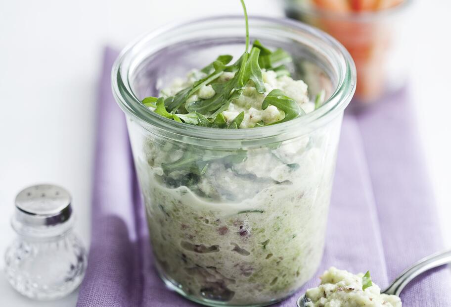 Vegane Zucchinicreme mit Rucola