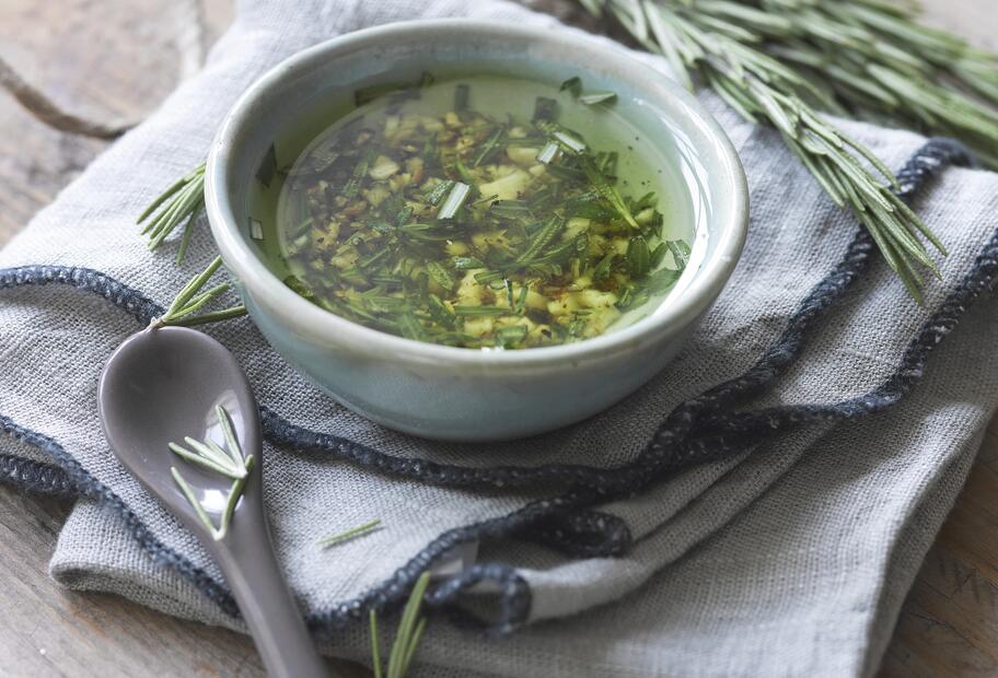 Rosmarin-Knoblauch-Öl