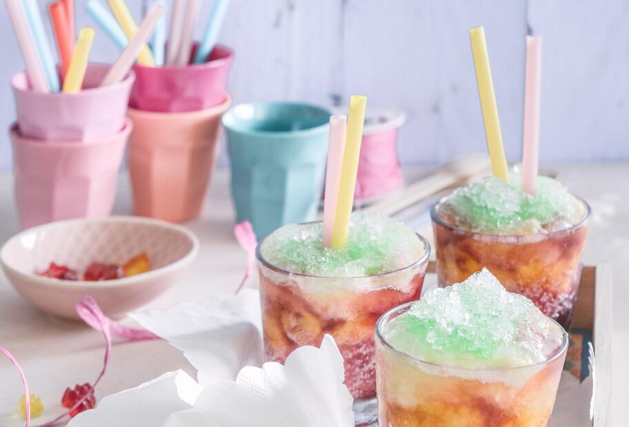 Bunter Regenbogen-Slushie