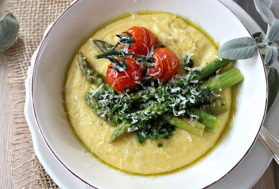 Salbeipolenta mit Gremolata