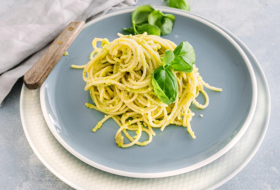 Spaghetti mit Spargelpesto