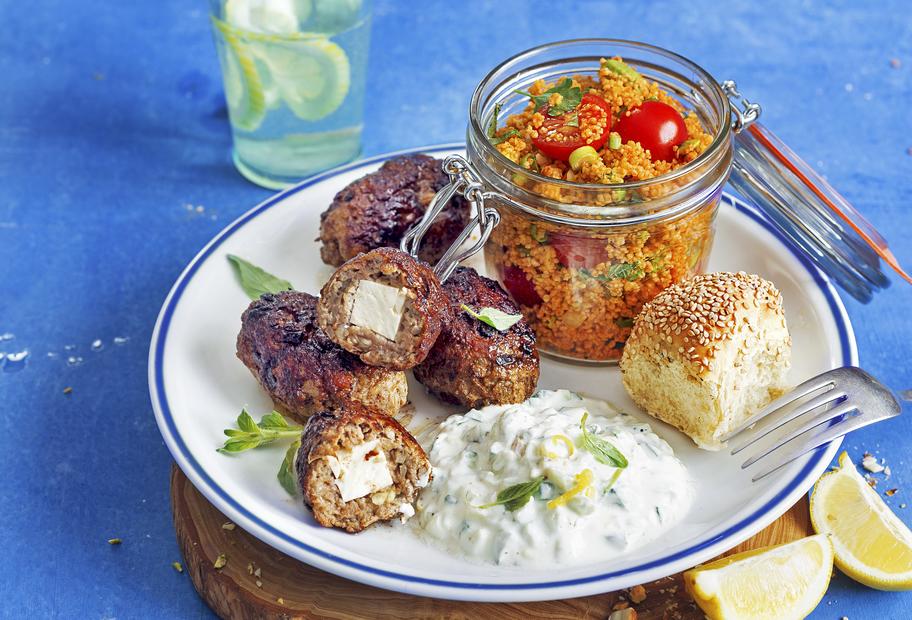 Couscous-Salat mit Avocado und Tomaten