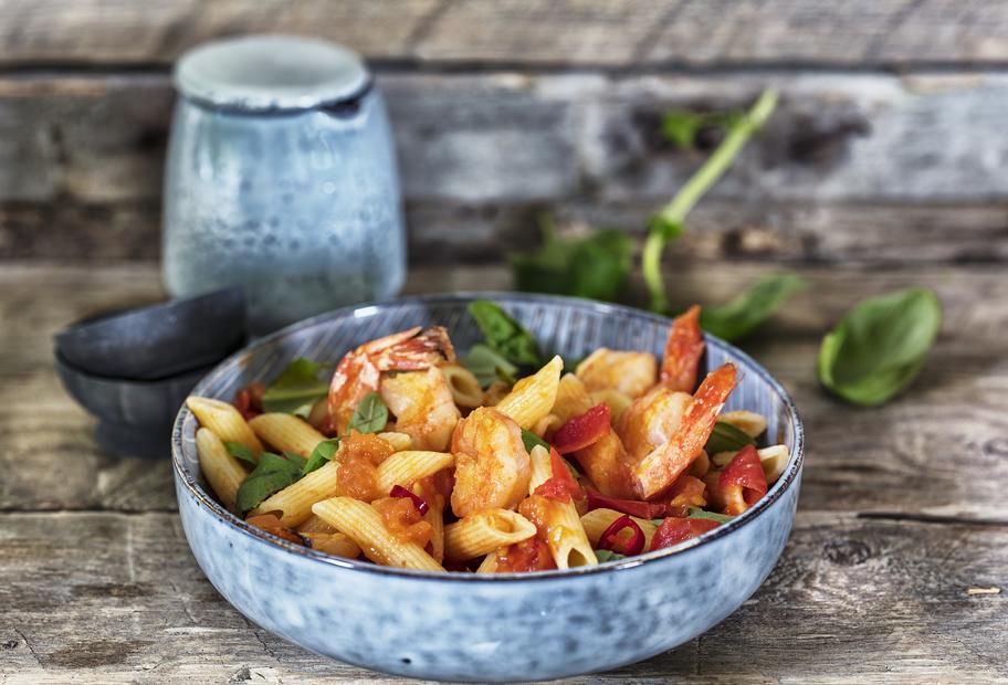 Penne all’arrabbiata mit Garnelen