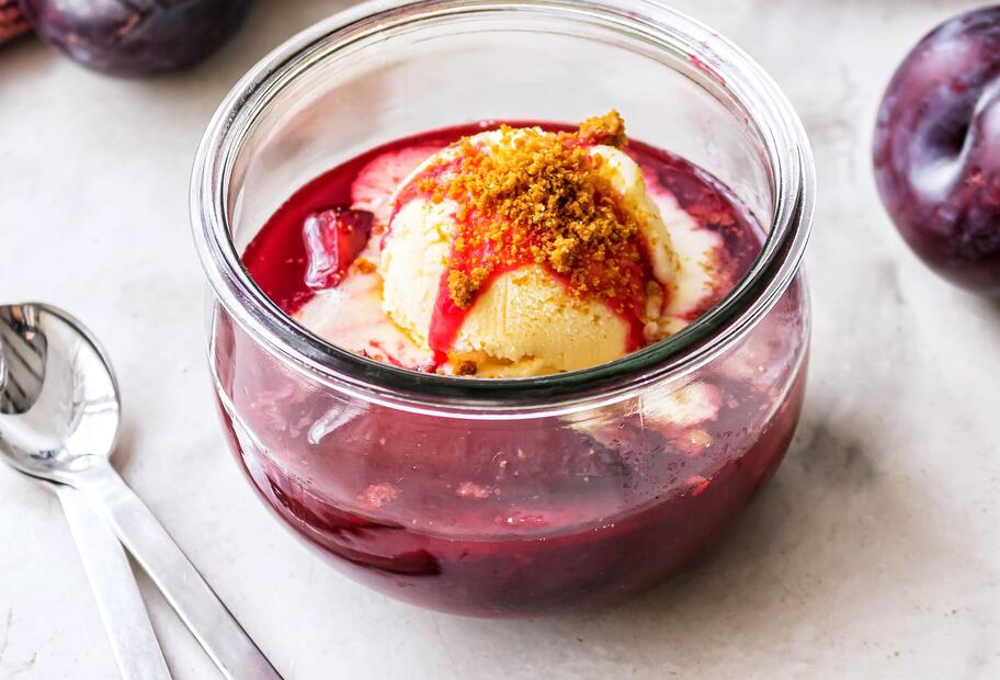 Beschwipstes Pflaumenkompott mit „Aperol“
