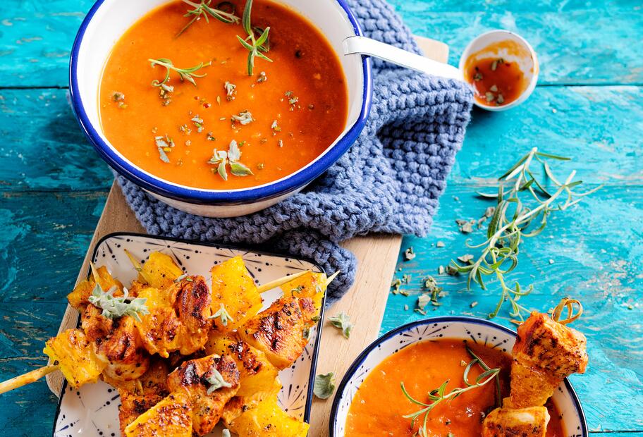 Tomatensuppe mit Hähnchenspieß