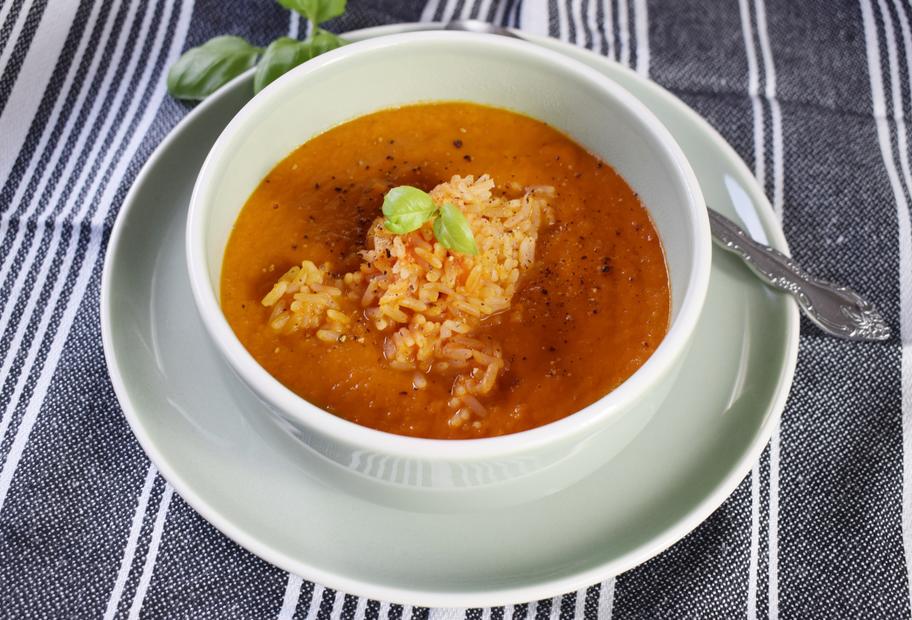 Tomatensuppe mit Ingwer und Reis