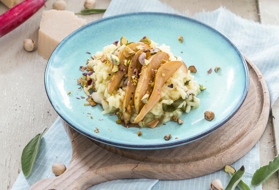 Cremiges Birnen-Salbei-Risotto mit Pistazien
