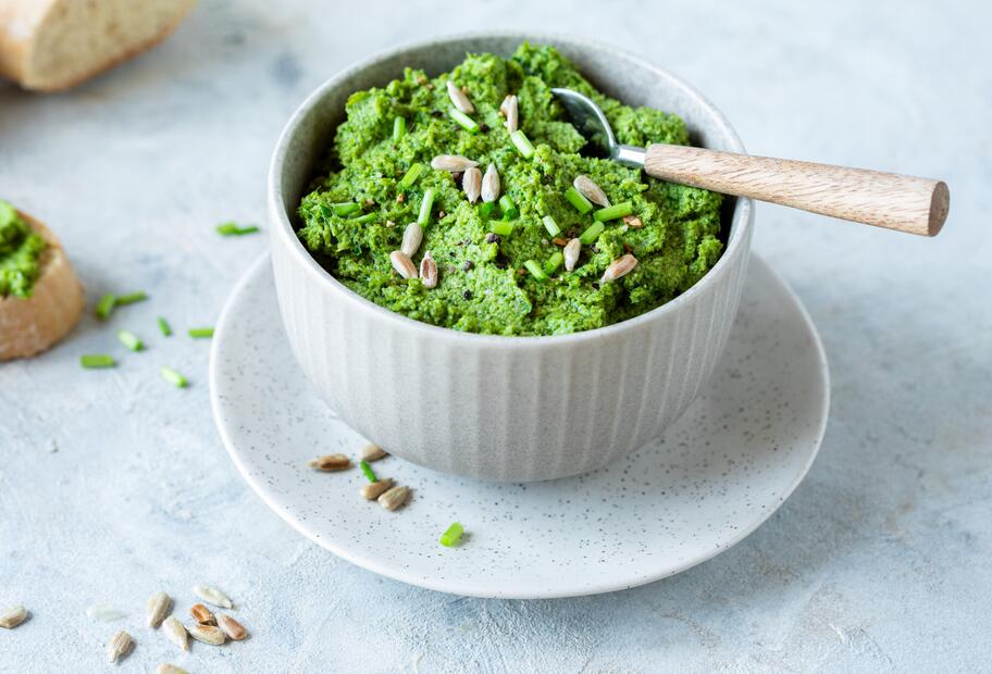 Veganer Brokkoli-Aufstrich mit Cashewkernen