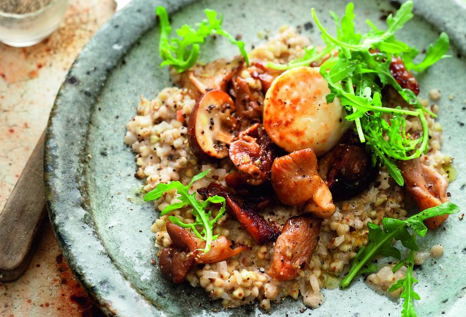 Buchweizenrisotto mit Pilzen und Ziegenkäse