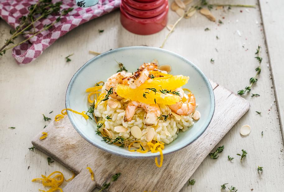 Orangenrisotto mit Garnelen und Mandeln