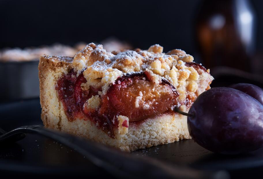 Pflaumenkuchen mit Hefeteig vom Blech