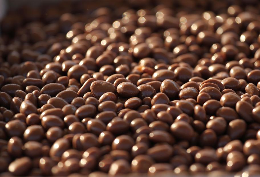 Köstlichster Snack für Kaffeefans: Schokolierte Kaffeebohnen