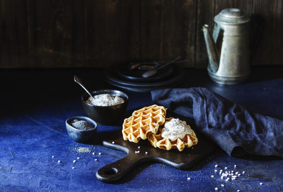 Hefewaffeln mit Mohn-Marzipan-Mascarpone