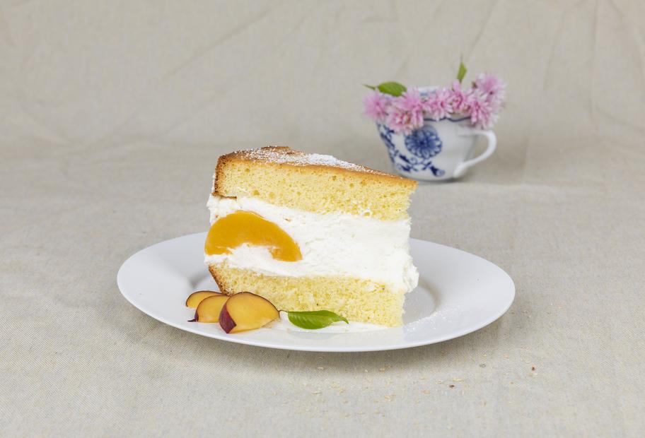 Käsesahnetorte mit Pfirsichen