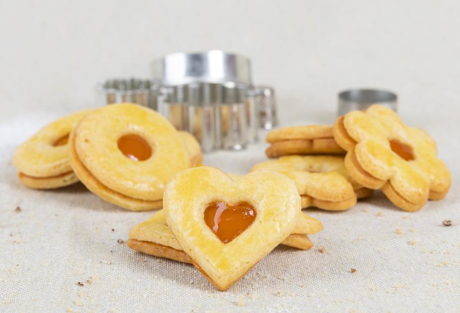 Spitzbuben mit Marillenmarmelade