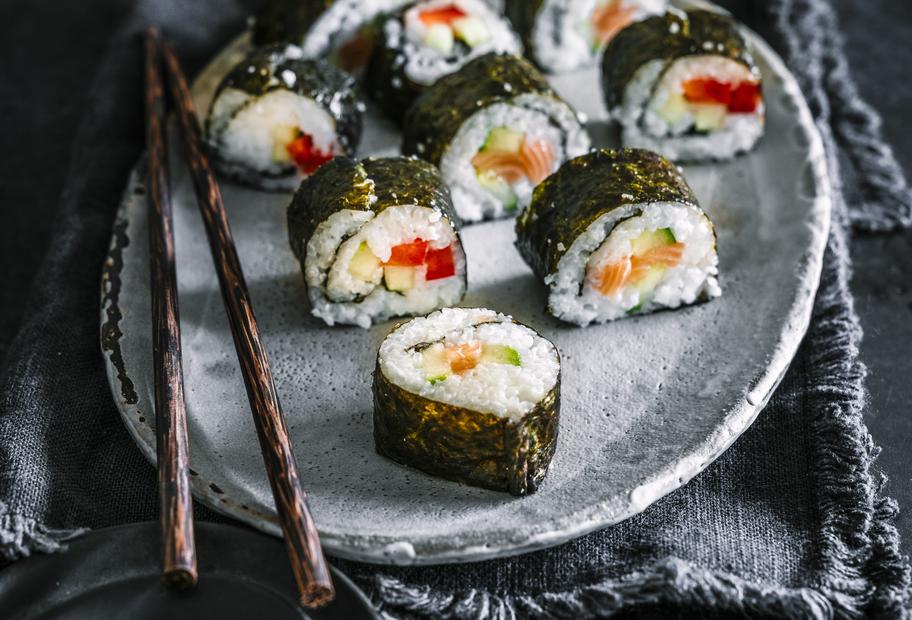 Sushi mit Terryakisoße