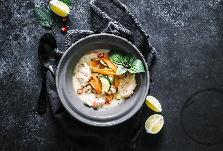 Tom Kha Gai – Kokossuppe mit Hühnchen