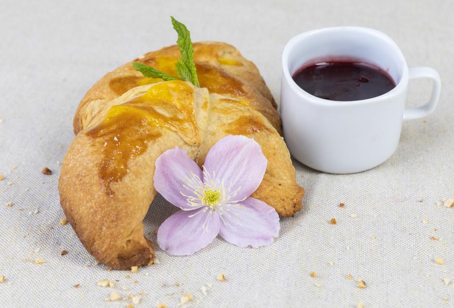 Zwetschgenhörnchen aus Plunderteig