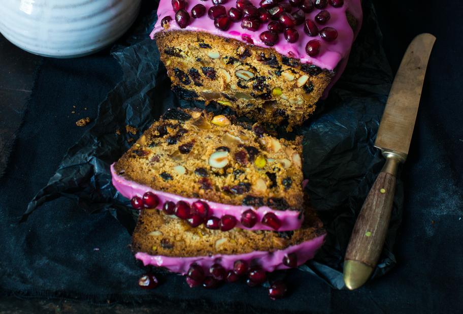 Früchtekuchen mit Granatapfelglasur