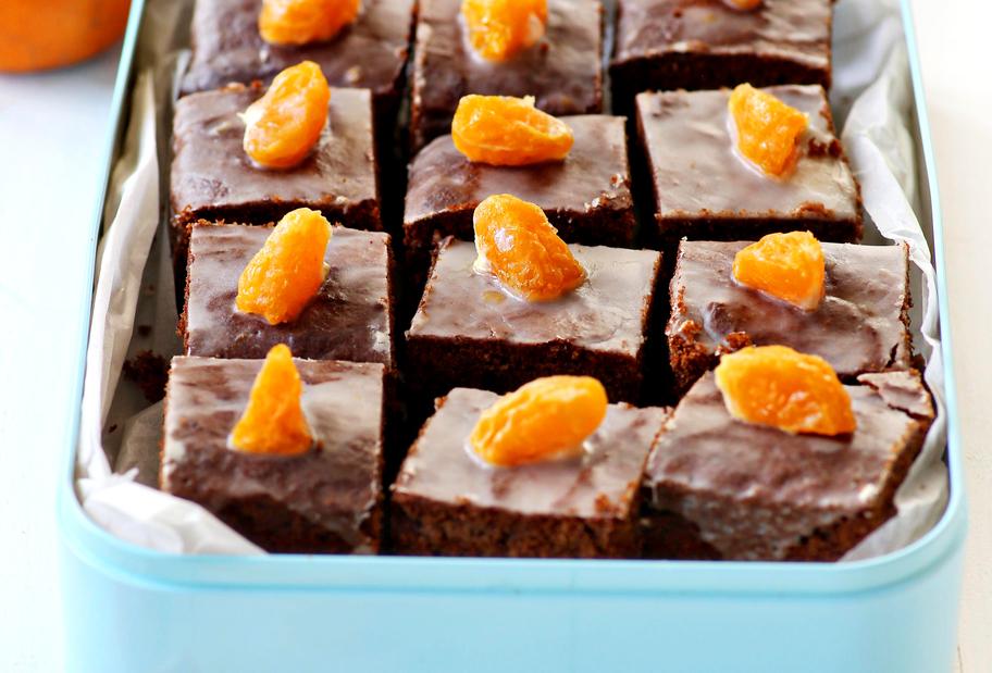 Honigkuchen mit kandierten Clementinen und Zuckerguss