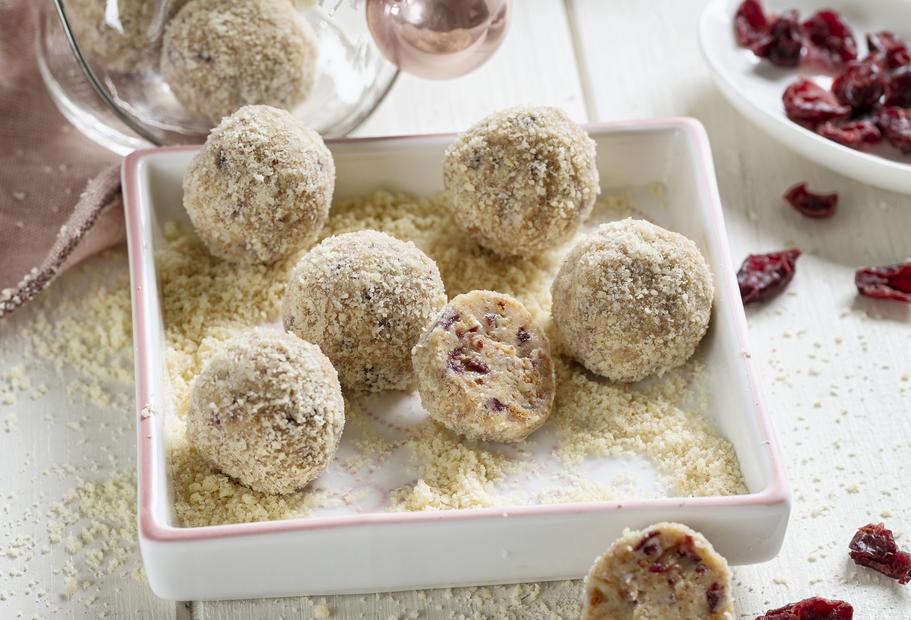 Weiße Trüffel mit Spekulatius und Cranberrys