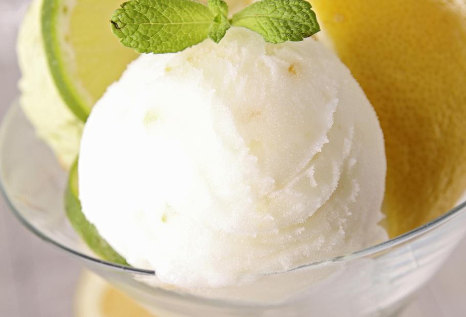 Cremiges Zitronensorbet