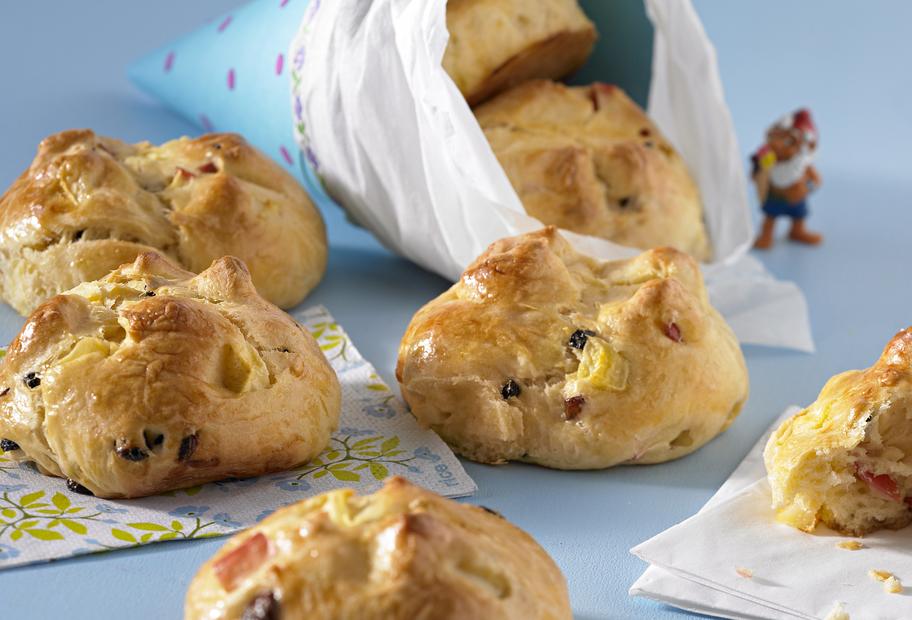Supereinfache Apfelbrötchen mit Rosinen