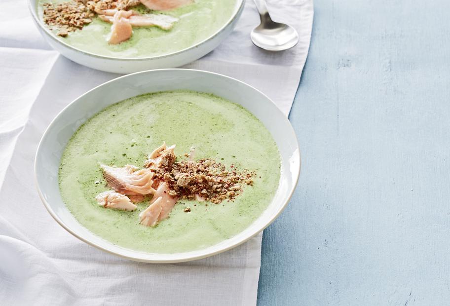 Bärlauchsuppe mit Lachs