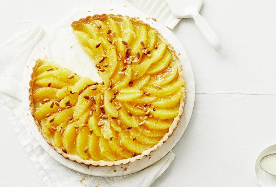 Edle Orangentarte mit Weinschaumsoße