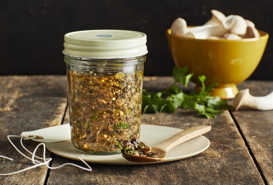 Herbstliches Pilz-Pesto mit Walnüssen