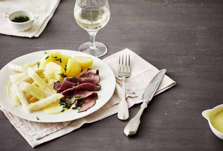 Schwarzwurzeln mit Curry-Hollandaise